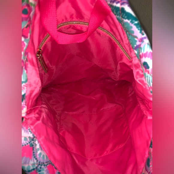 Beautiful and Bright Quilted Lilly Pulitzer Drawstring Backpack/Bag, Brand New - Picture 4 of 5